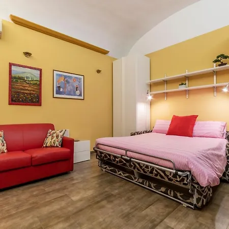 Guesthost - Rione Prati Quiet & Cozy